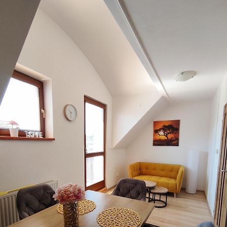 Ubytovani Ema Appartement Valtice Buitenkant foto