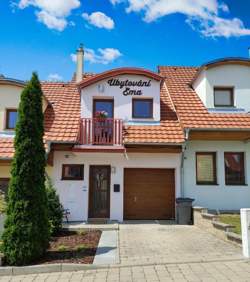 Ubytovani Ema Appartement Valtice Buitenkant foto