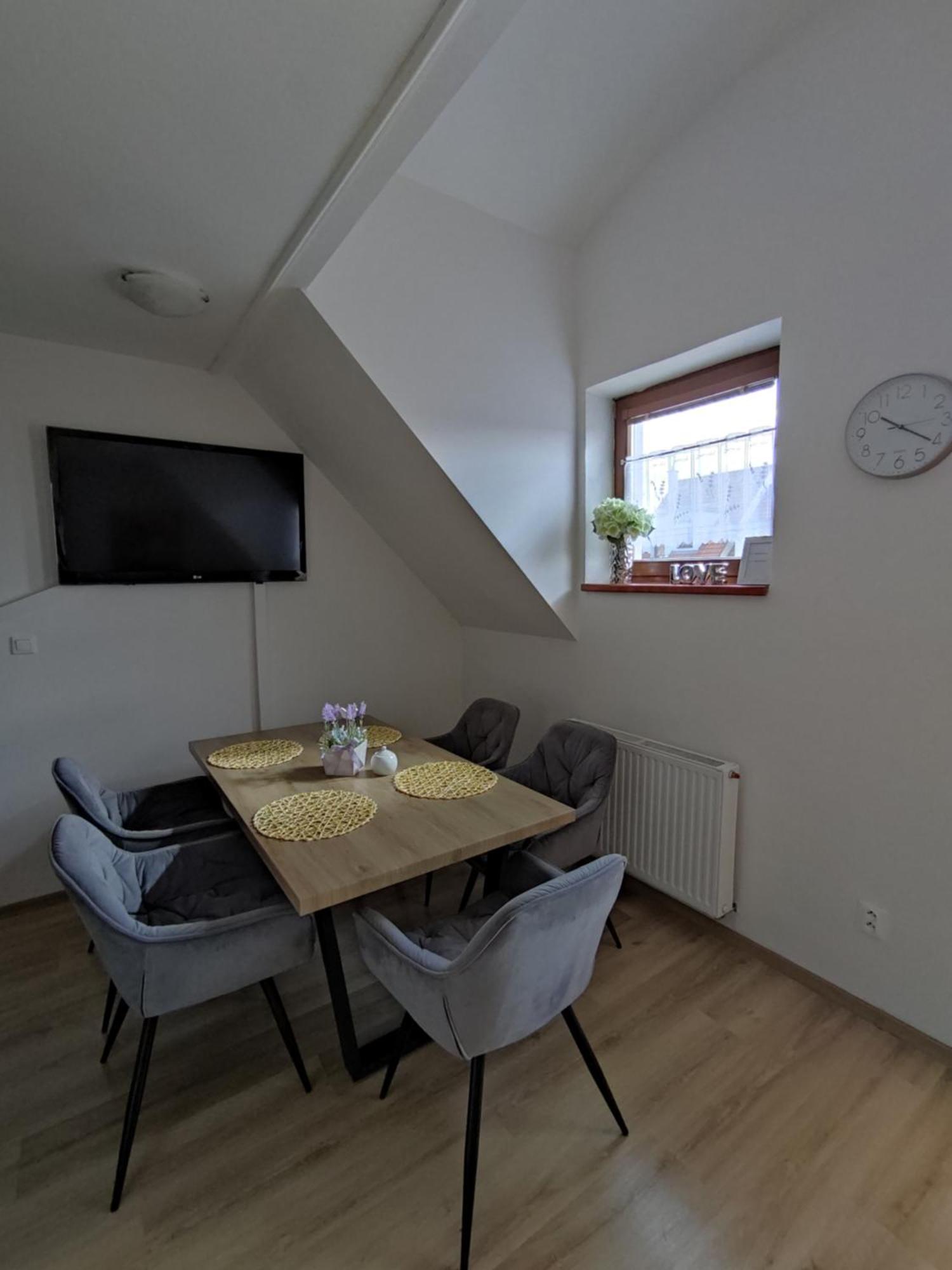 Ubytovani Ema Appartement Valtice Buitenkant foto