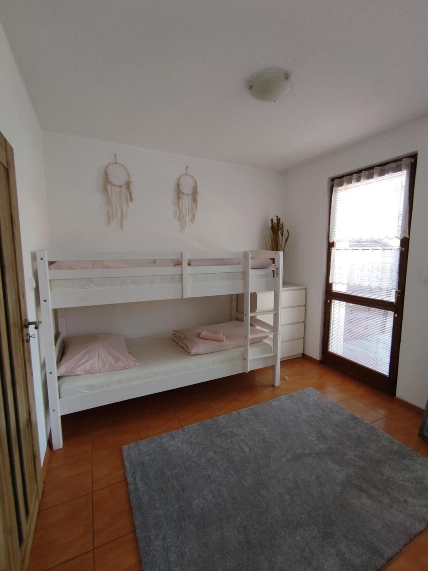 Ubytovani Ema Appartement Valtice Buitenkant foto