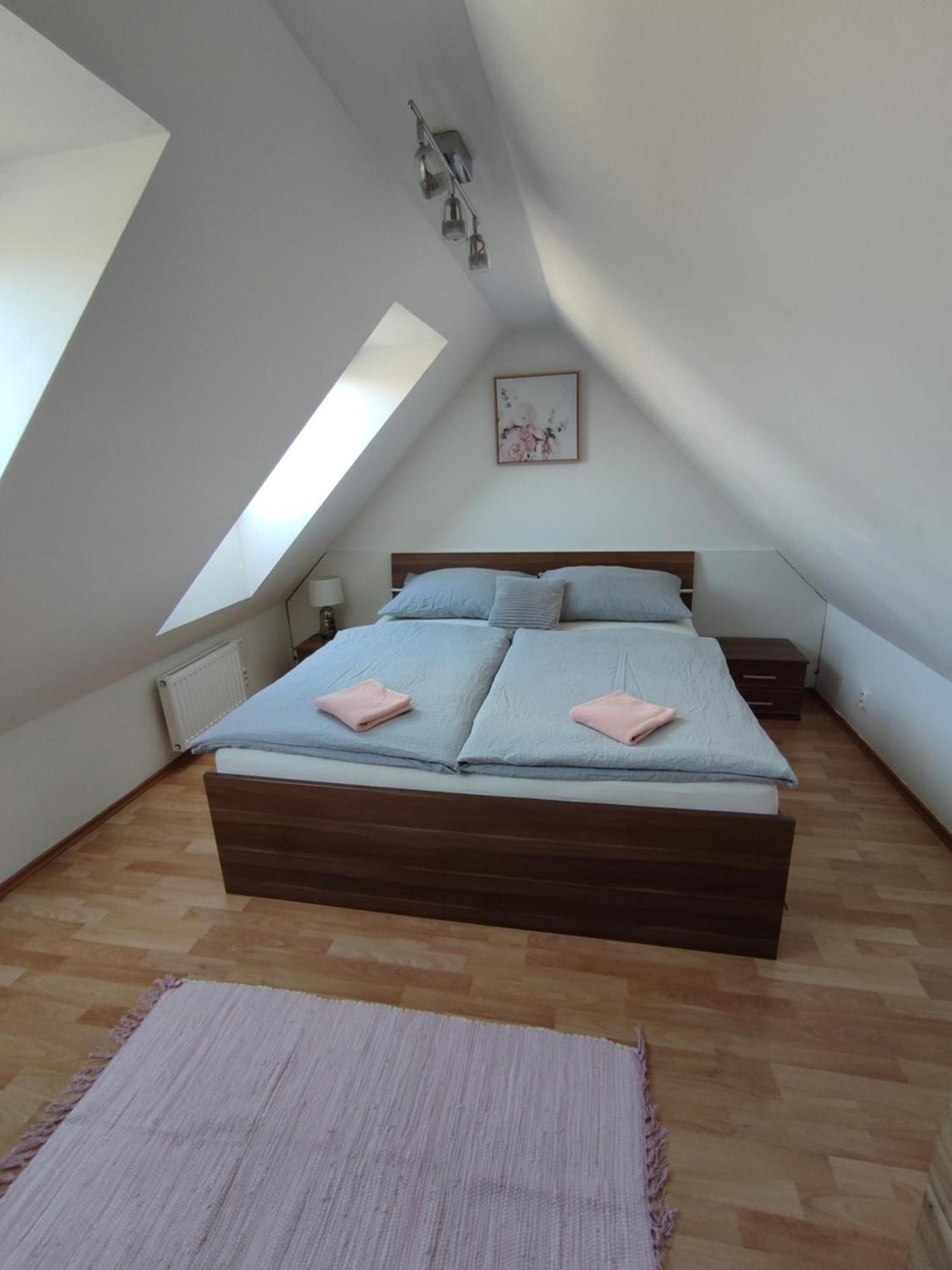 Ubytovani Ema Appartement Valtice Buitenkant foto